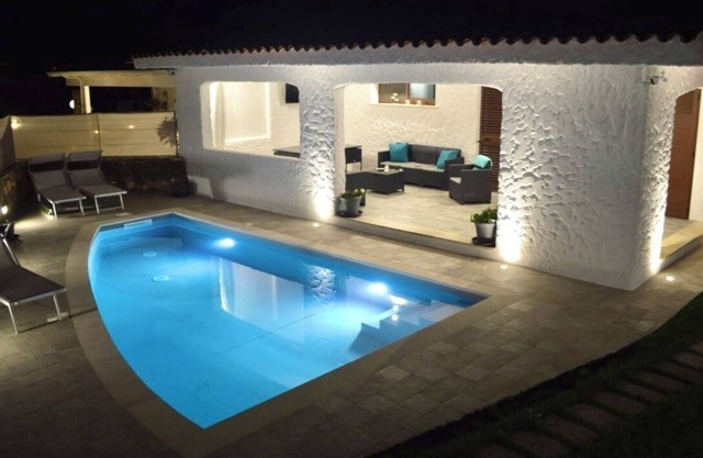 Villa with private pool 500m from the sea