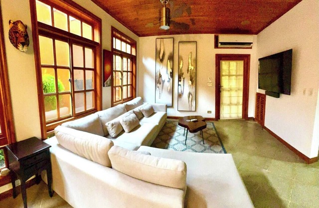 ♕Villa with Private Pool Across the street from the Beach♕