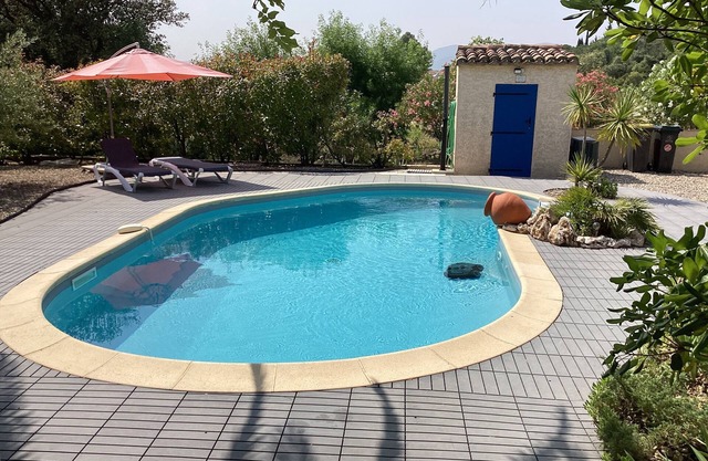 Villa with private pool for 9 persons