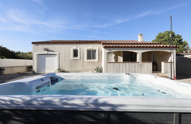 VILLA WITH SWIM SPA