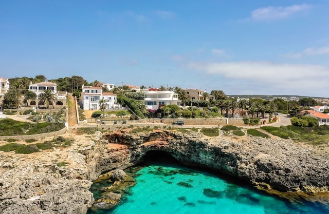 Villa with sea access and nearby the sandy beach, Menorca