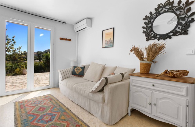 Villa with Sea View, Wi-Fi and Air Conditioning