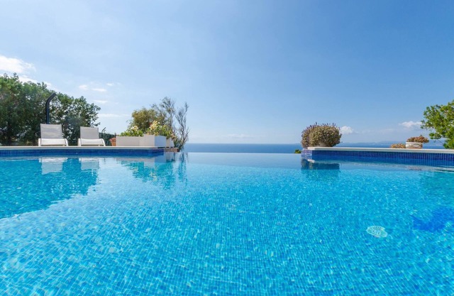 Villa with swimming pool in Llucmajor