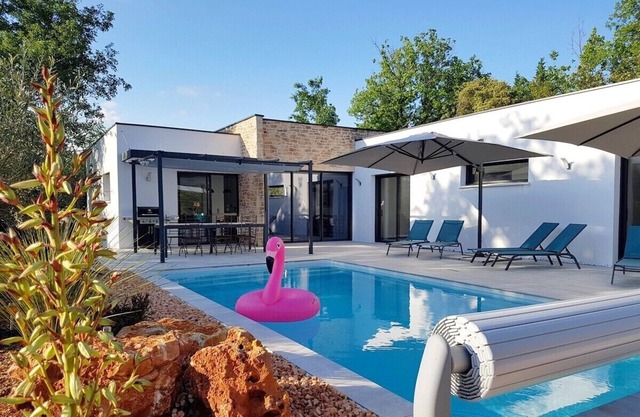 Villa with swimming pool - Pontevès (83) Var