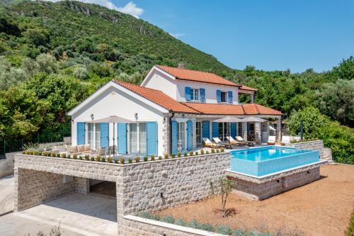 Villa Zoe Retreat