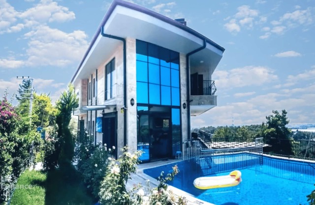 villa15 Lodge, 5BR/5.5BA/Pool/Gym/Sauna/Alfresco Dining & Beach Access