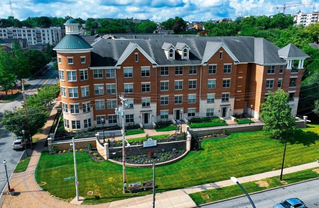 Village 1BD 1 - One Bedroom Apartment, Sleeps 2