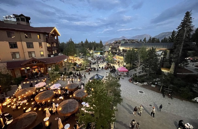 Village Center Stage Premium 3Bedroom - 3Bath Suite - Overlooking Gondola Square