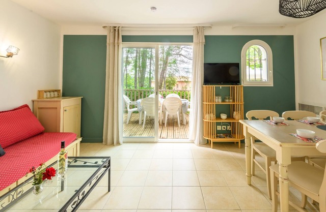 Village Le Rouret - maison avec piscines partagées