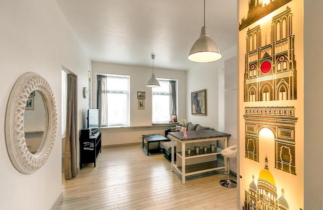 Vilnius apartment with stained glass