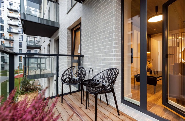 Vilnius Downtown Studio with Free Parking & WiFi - Ideal for Business or Couples