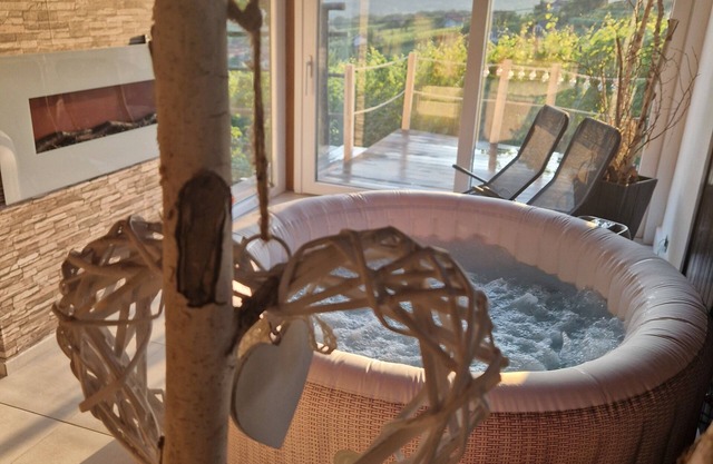 Vineyard Getaway with a jacuzzi