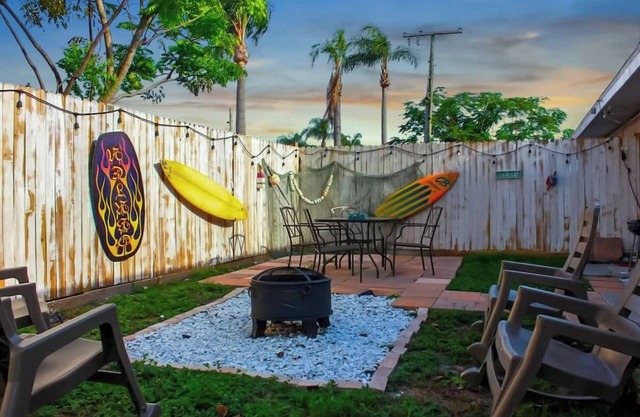 Vintage Vibes - Grill, Chill & Beach Thrills