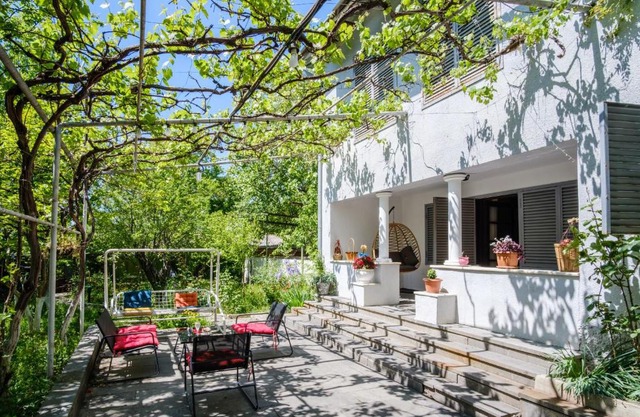 Vintage Villa Saguramo