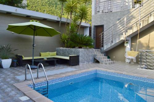 VIP Villa with Private Pool & Parking