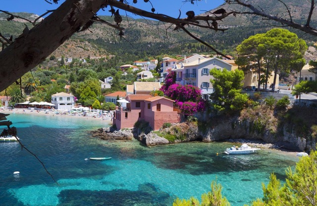 Virida - Two Bedroom Villa, Sleeps 4