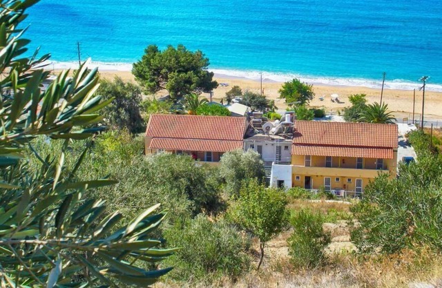 Vistonia Studio 6 - right on the beach with sea views