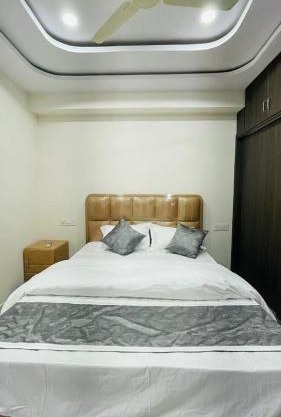 Viswanadhuni's Antilia Comfort Stay Inns Single Rooms