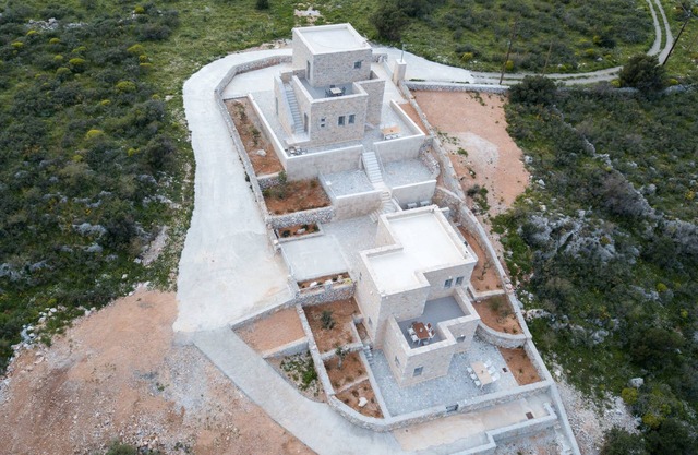 Vorino Luxury Villas, Elia