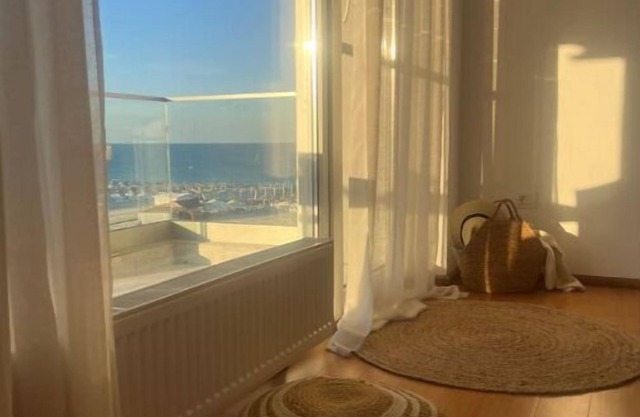 Voyage apartments offer for rent 4 rooms apartment located exactly on the beach.