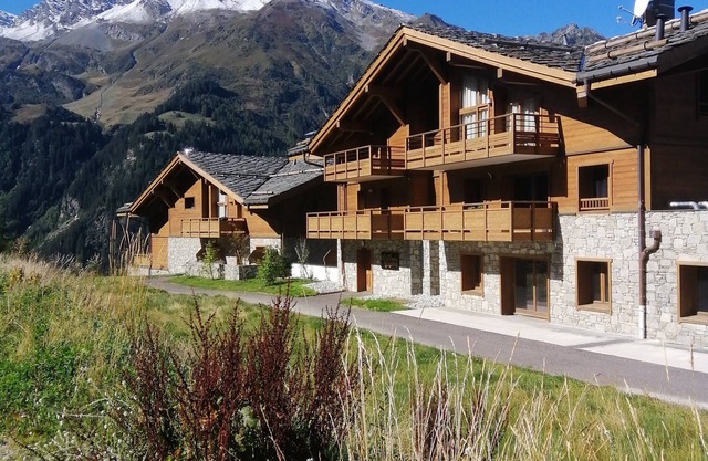 Vue Imprenable sur les Montagnes Dans Résidence Haut de Gamme