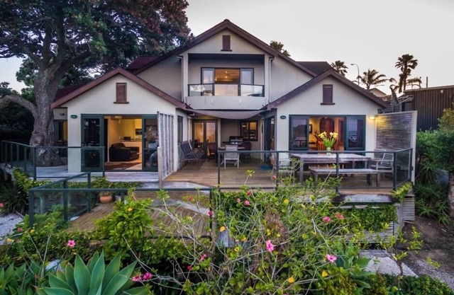 Waiheke Beach Villa Oneroa