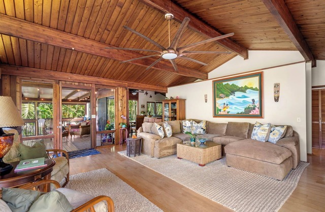 Wainiha Palms, Nestled on the tropical north shore