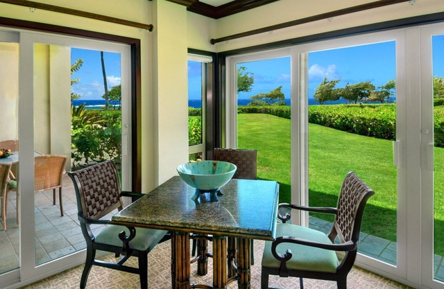 Waipouli Beach Resort Exquisite Ocean Front Condo in Oceanfront "H" Building