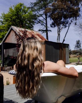 WAIRERE REST - High Country Couples Retreat - Outdoor Bath with Rural View