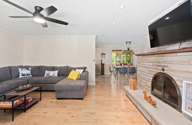 Wakefield Cottage - Steps from the Beach!
