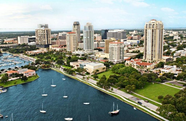 Walk Everywhere Heart of Downtown St Pete