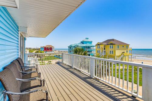 Walk to Beach Home with 2 Decks in Galveston!