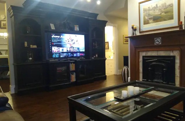 Walk to Downtown Cincinnati and Mainstrasse Village!
