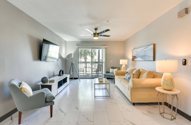 Walk to Golf Course & Beach: Modern Destin Condo