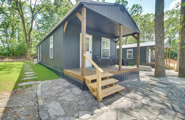 Walk to Lake: Cozy Grove Cabin w/Fire Pit