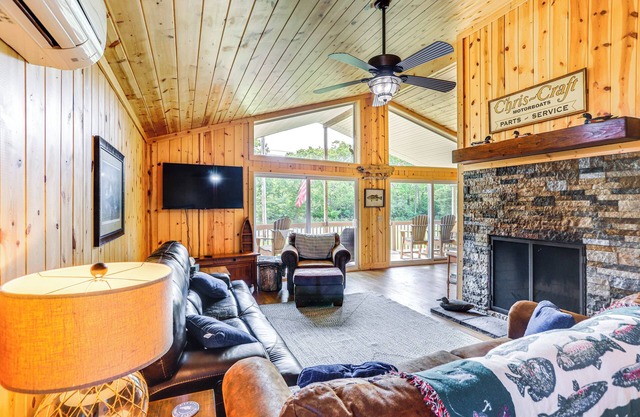 Walk to Lake: Kelleys Island Gem w/Deck!