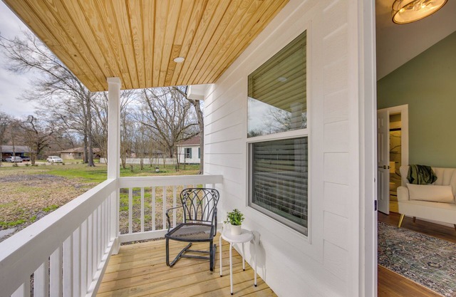 Walk to Museums: Art Deco Cottage in Jefferson
