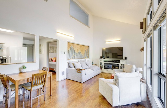Walk to Payette Lake: McCall Condo w/Fireplace