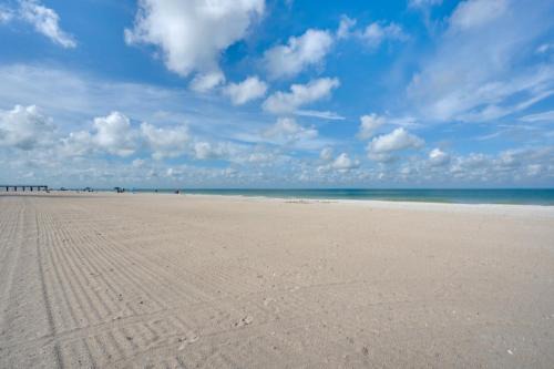 Walk to Redington Beach Renovated Duplex with Patio