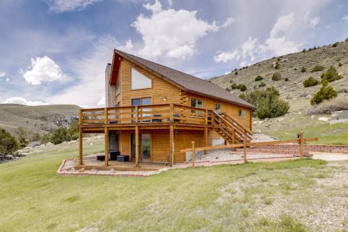 Walk to Sinks Canyon State Park Spacious Home!