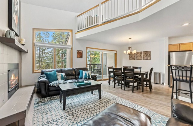 Walk to Snowflake Lift + walk to Main St