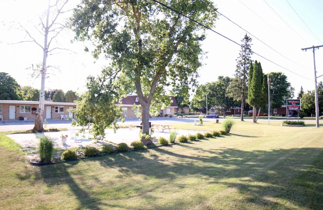 Walkerton Inn Motel