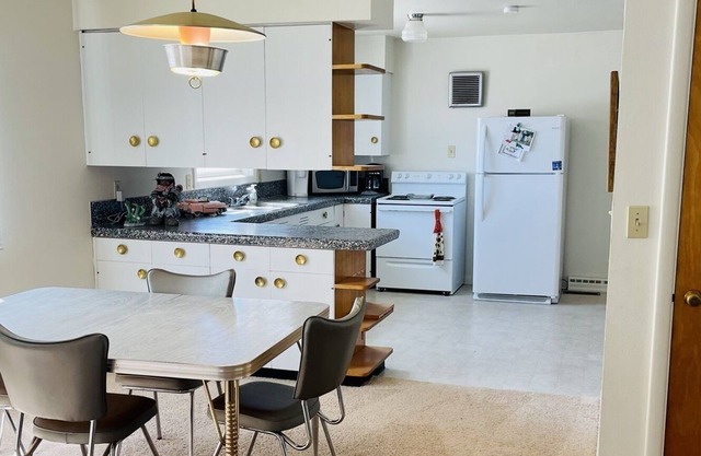 Walking distance from Wall Drug the City Park and all restaurants in town!