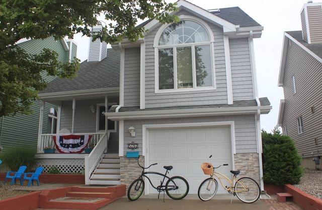 Walking Distance to the Beach, Beautiful Sunset Views + Voted #1 Beach in NJ.