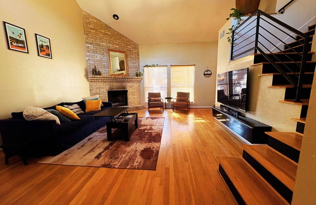 Walla Walla House - 8 beds, 5 bedrooms, 2.5 Bathrooms, 2 Workspaces, Gameroom