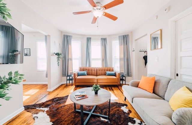 Warm and Cozy 3 Bedroom Flat | Street Parking