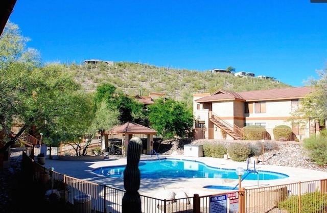 Warm & Inviting Condo - Near Hiking/Premier Golf & Shopping/Cycling