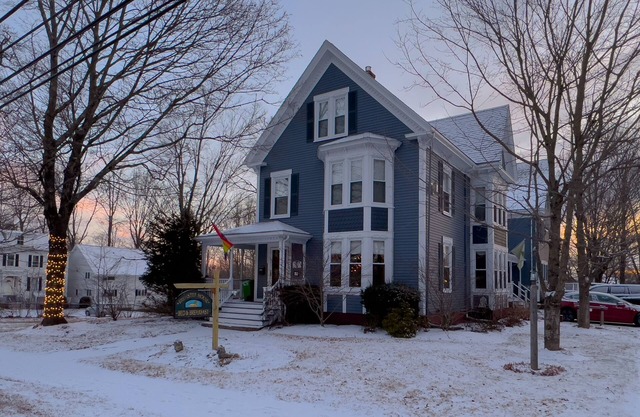 Warm & Welcoming home; 7 bedrooms with private baths in heart of Freeport Maine