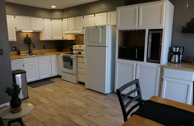 Warm & Welcoming Townhome in Gillette