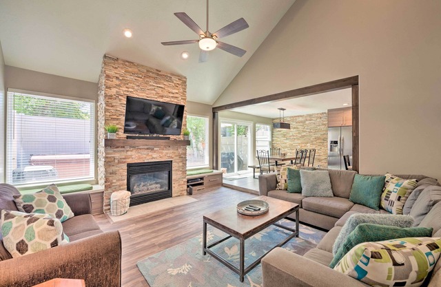 ‘Wasatch R & R’ Townhome w/Grill ~ 11 Mi to Alta!
